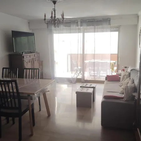 T3 Avec Piscine Et Proche De La 5mns A Pied Appartement Saint-Raphaël