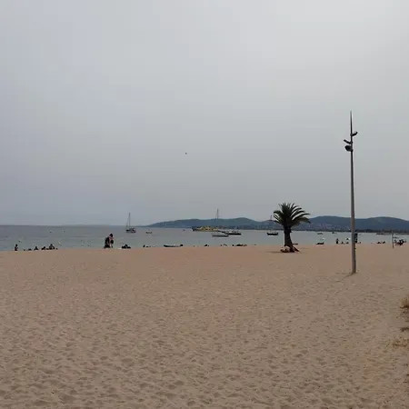 T3 Avec Piscine Et Proche De La 5mns à Pied Saint-Raphaël