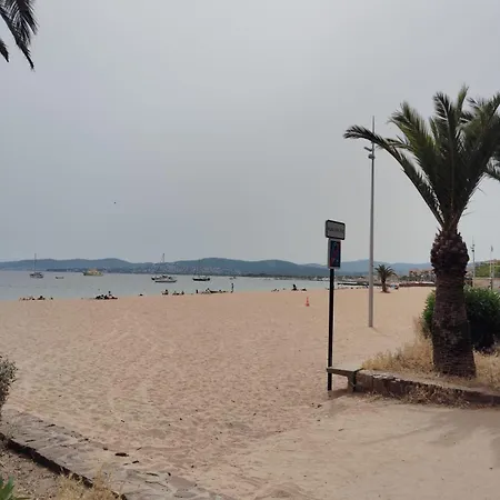 Apartament T3 Avec Piscine Et Proche De La 5mns A Pied