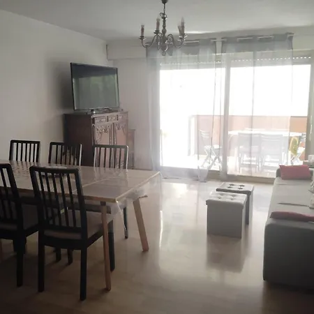 Apartmán T3 Avec Piscine Et Proche De La 5mns A Pied *