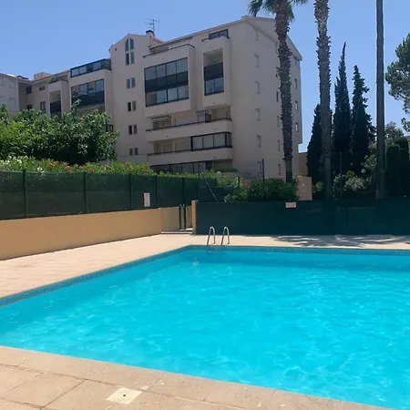 T3 Avec Piscine Et Proche De La 5mns A Pied Saint-Raphaël