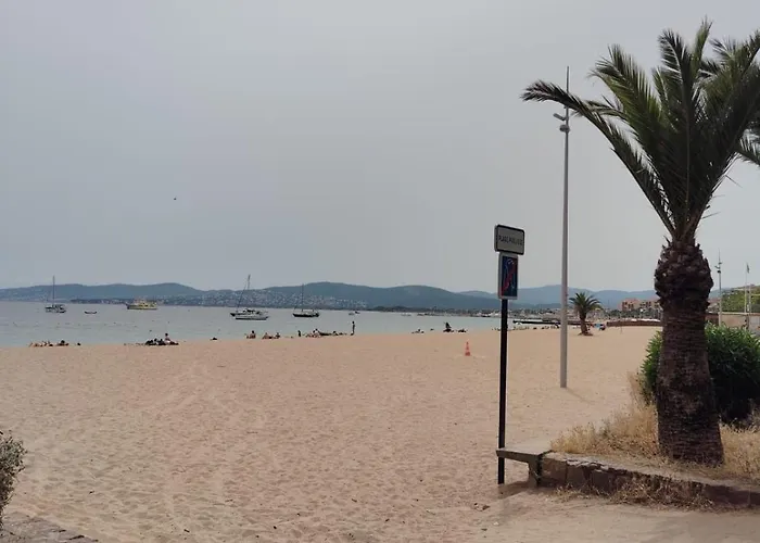 Appartement T3 Avec Piscine Et Proche De La 5mns à Pied