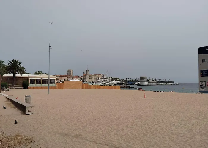 T3 Avec Piscine Et Proche De La 5mns A Pied 아파트