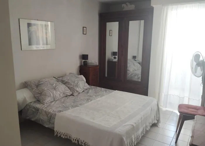T3 Avec Piscine Et Proche De La 5mns à Pied Appartement Saint-Raphaël