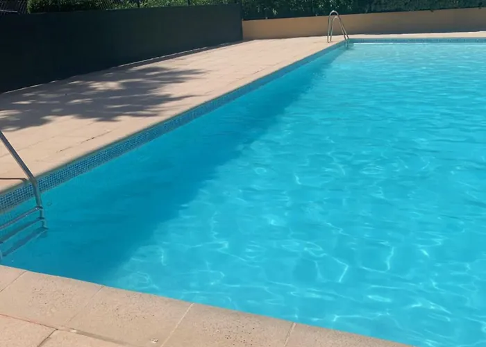 T3 Avec Piscine Et Proche De La 5mns à Pied Appartement Saint-Raphaël