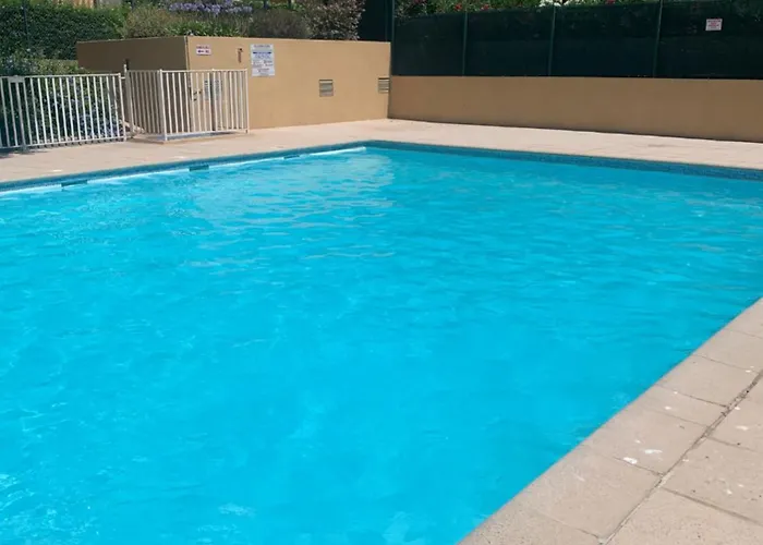 T3 Avec Piscine Et Proche De La 5mns à Pied